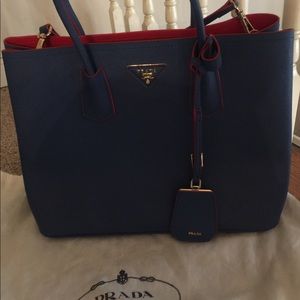 prada tore bag